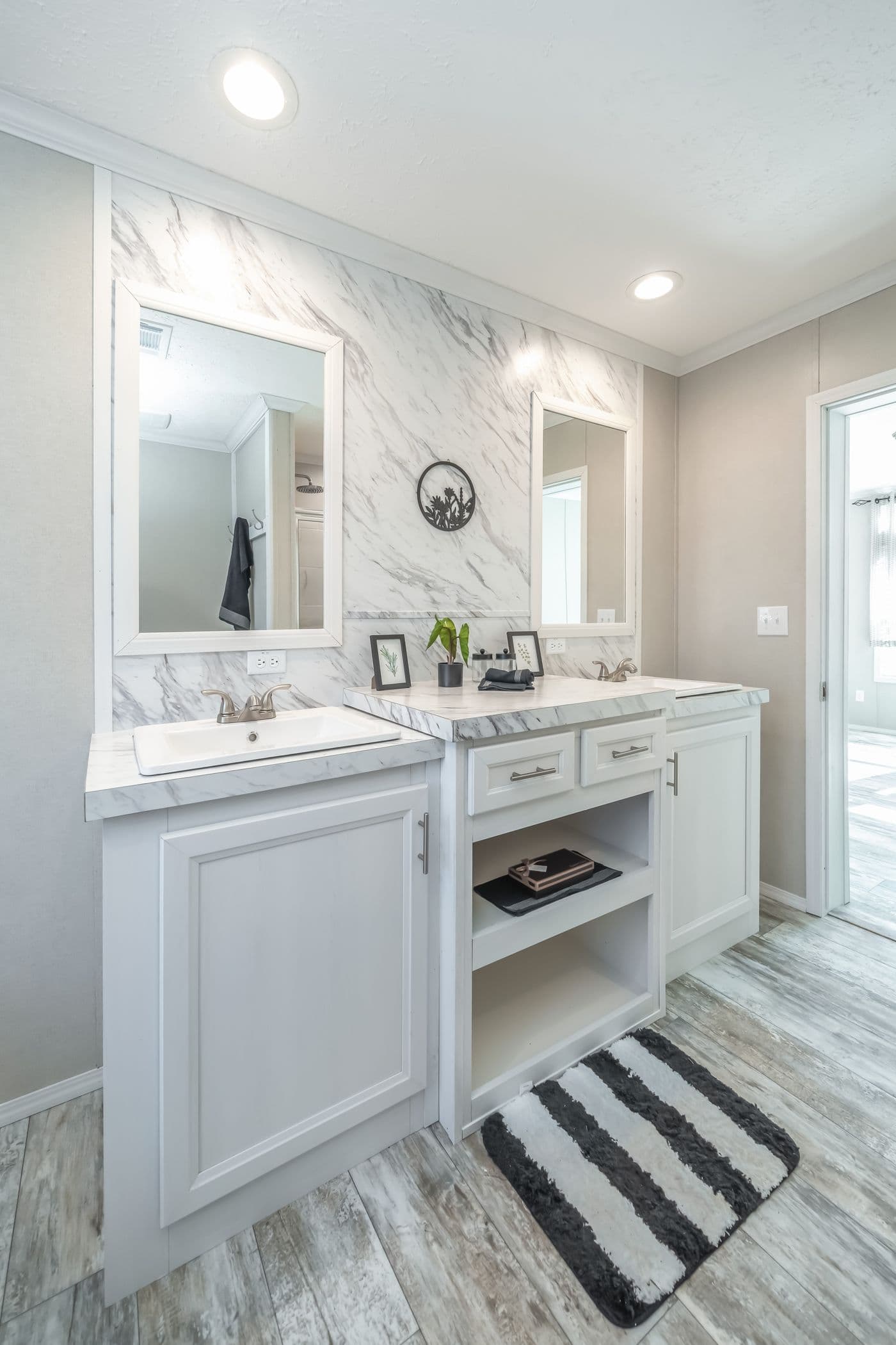 Stella bathroom home features