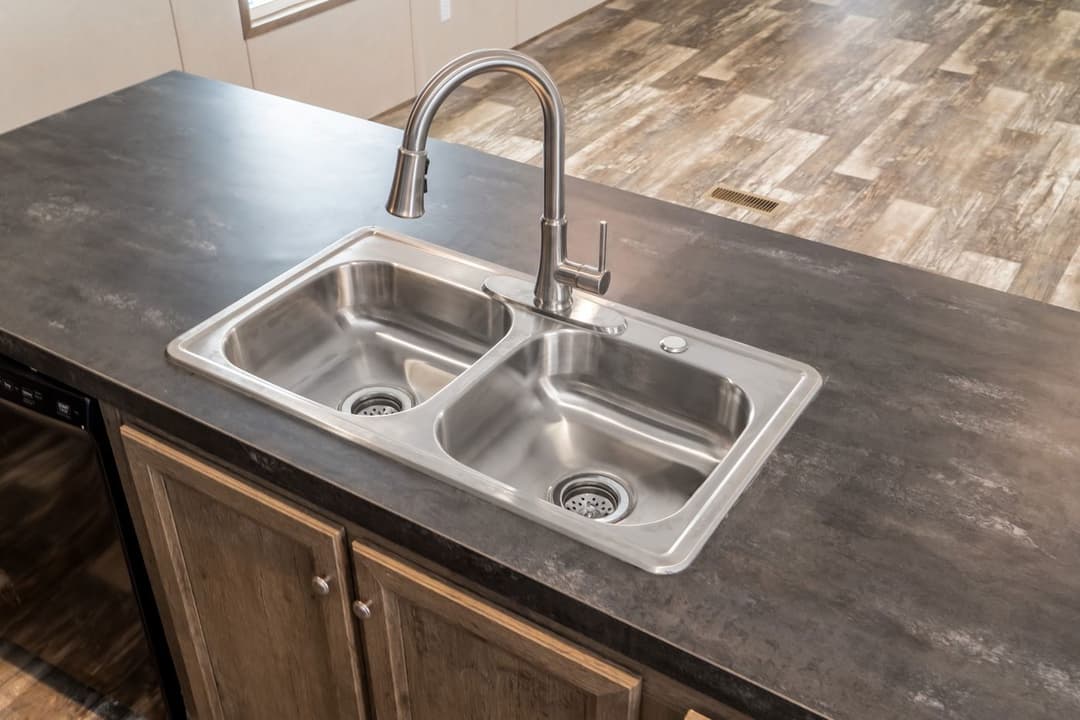 The breeze kitchen home features