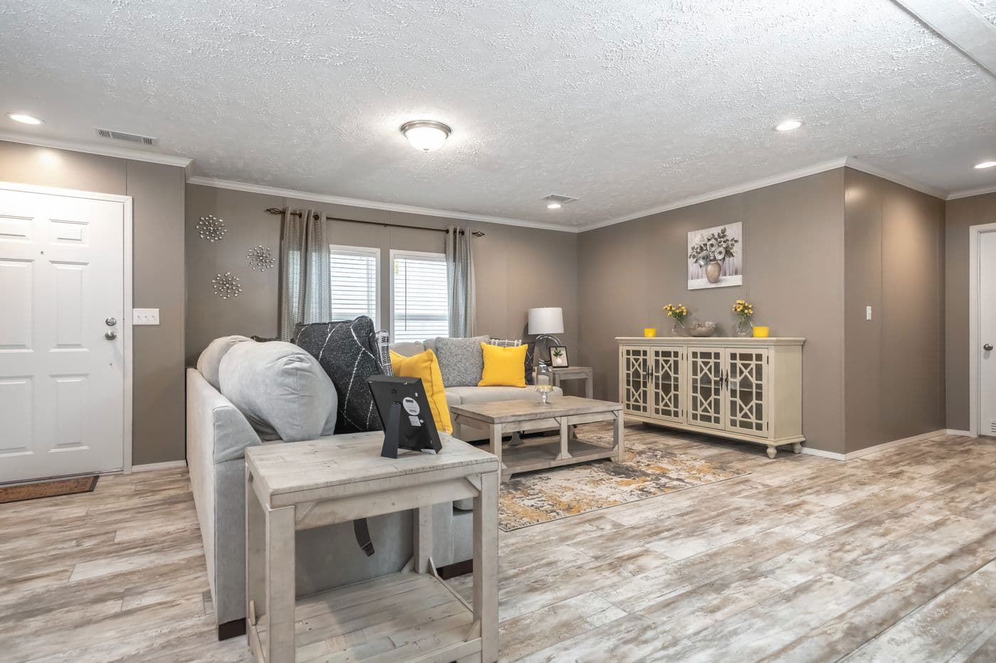 Cascade interior home features