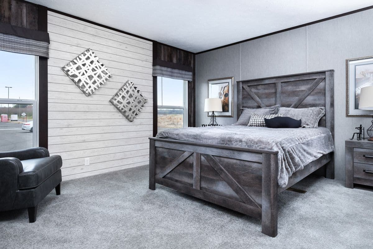 The shoreline bedroom home features